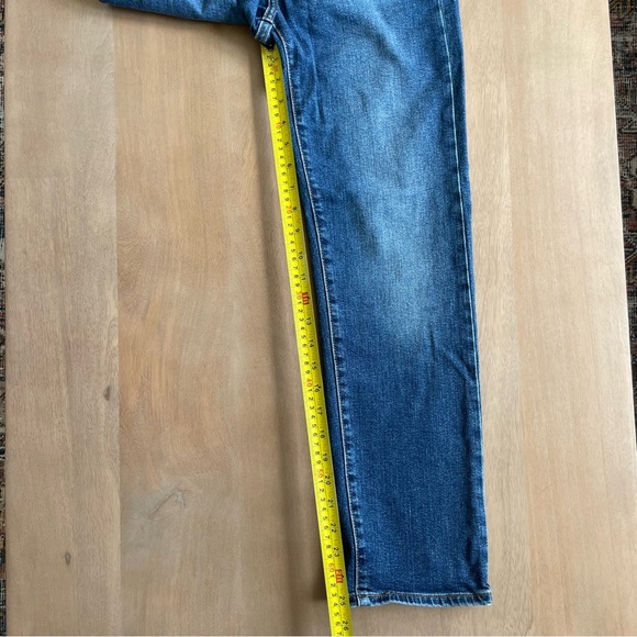 Levi’s Wedgie Straight Button Fly Blue Jeans - Picture 9 of 9